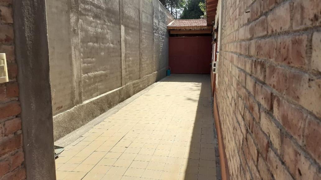 La Cieneguita Casa Confortable - Parque Central - Estacionamiento, Patio, 3 Banos, 5 Habitaciones - מראה חיצוני תמונה