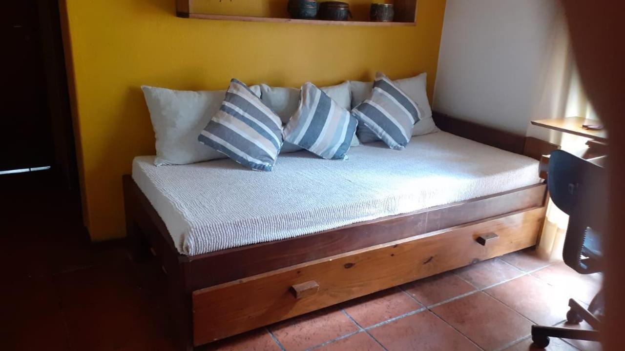 La Cieneguita Casa Confortable - Parque Central - Estacionamiento, Patio, 3 Banos, 5 Habitaciones - מראה חיצוני תמונה